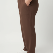 Παντελόνι Plus Size με Ελαστική Μέση & Πλαϊνές Τσέπες – Άνετο & Casual Chic