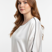 Μπλούζα Plus Size Δίχρωμη με Contrast Trim – Minimal Chic Style