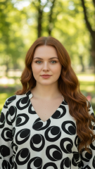 Μπλούζα Plus Size Ασπρόμαυρη με Abstract Print – Άνετη & Μοντέρνα