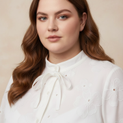 Πουκάμισο Plus Size Μαύρο με Φιόγκο & Διακριτικό Floral Print – Κομψό & Elegant