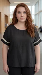 Μαύρη Μπλούζα Plus Size με Διακοσμητικό Ρέλι – Κομψή & All‑Day Chic
