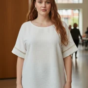 Λευκή Μπλούζα Plus Size με Διακοσμητικές Ραφές – Άνετη & Minimal Chic