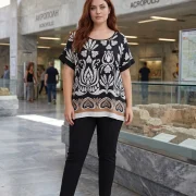 Μαύρη Μπλούζα με Boho Print – Plus Size Καλοκαιρινή Κομψότητα