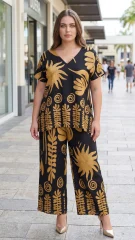 Μαύρο παντελόνι με χρυσό boho print και άνετη plus size εφαρμογή. Ιδανικό για total look με την ασορτί μπλούζα.