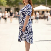 Μπλε‑Λευκό Φόρεμα με Floral Print – Plus Size Καλοκαιρινή Κομψότητα
