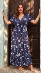 Φορέματα Ελαστικά Plus Size – Μπλε Floral Καλοκαιρινό Φόρεμα με Άνετη Γραμμή